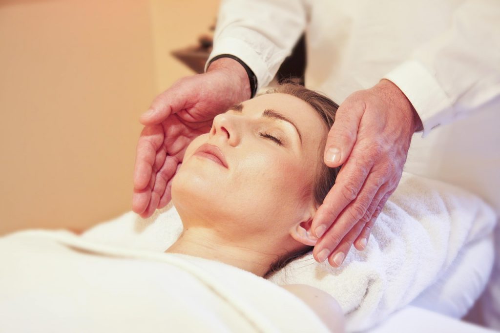 wellness, massage, woman, beauty, relaxation, reiki, reiki, reiki, reiki, reiki, reiki-285590.jpg